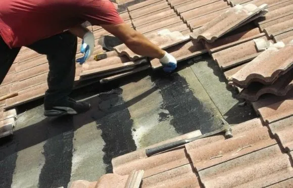 Limpieza de Tejados en la ciudad Tarazona, Zaragoza